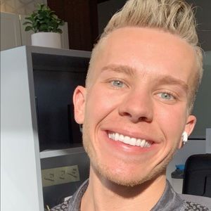 Meet your Posher, Travis